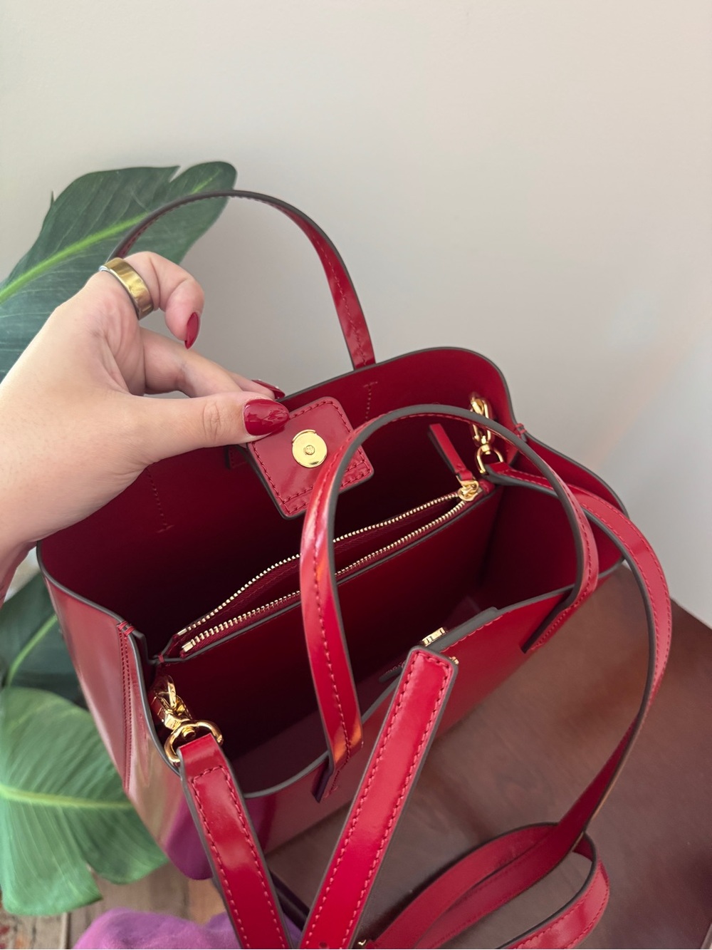Tory Burch Red Patent Tote with Gold Logo - Picture 6 of 11